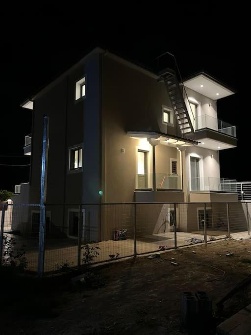 Villa Maria Eirini Lechaio エクステリア 写真