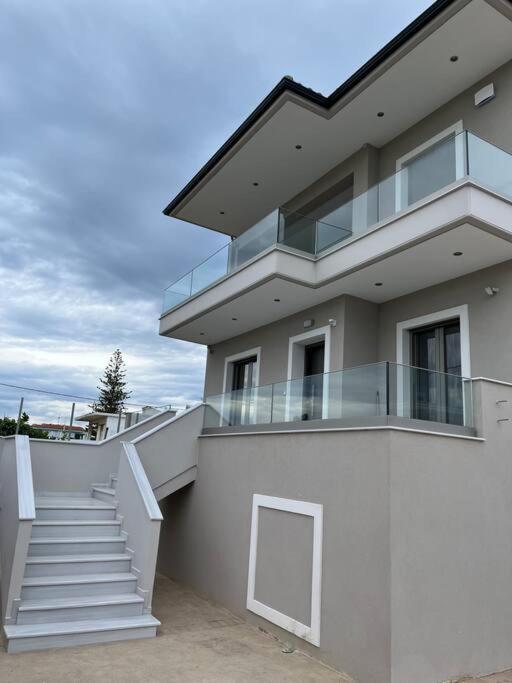 Villa Maria Eirini Lechaio エクステリア 写真